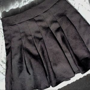 ✨ Black Pleated Skirt